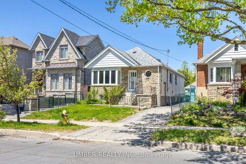 558 Glencairn Avenue, Toronto, ON, M6B1Z4 | Card Image