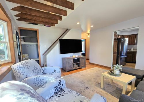 33 Sherwood Dr, Mastic Beach, NY, 11951-3207 | Card Image