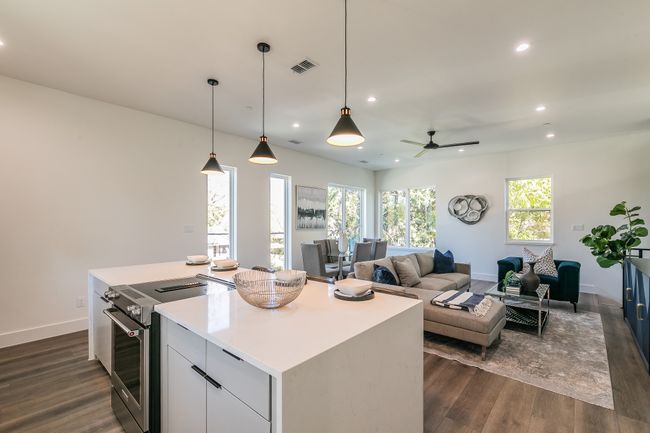 104 - 2210 Shea Rd, Condo with 2 bedrooms, 3 bathrooms and null parking in Dallas TX | Image 5