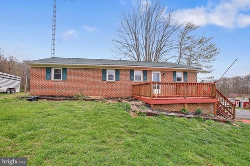 10460 Martinsburg Rd, HEDGESVILLE, WV, 25427-3380 | Card Image