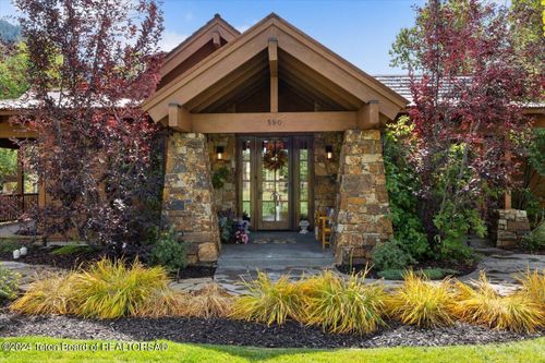 590 W Lodge Cottage Dr, Jackson, WY, 83001-2610 | Card Image