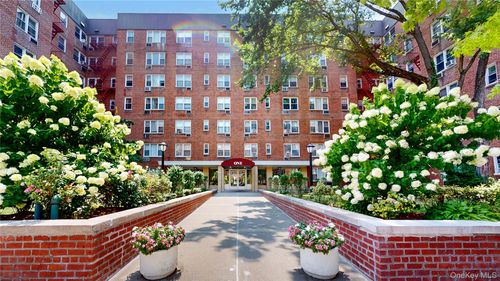 3x-1 Sadore Ln, Yonkers, NY, 10710-4810 | Card Image