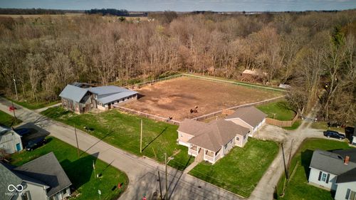 215 Lincoln St, Galveston, IN, 46932-9786 | Card Image