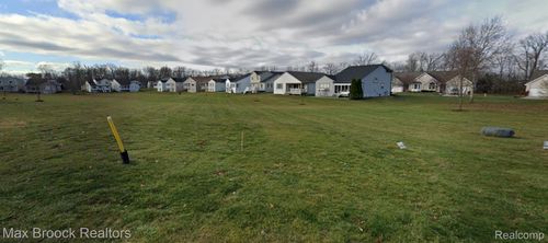 5148 Sandalwood Cir, Grand Blanc, MI, 48439-4267 | Card Image