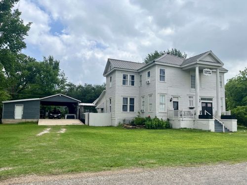 408 S Railroad Ave, Calvert, TX, 77837-8448 | Card Image