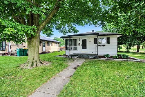2031 Panama St, Mishawaka, IN, 46544-4512 | Card Image