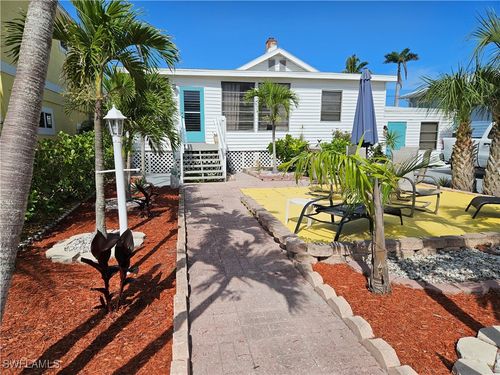 243 Pearl St, FORT MYERS BEACH, FL, 33931-3238 | Card Image
