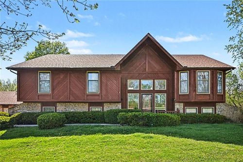 15800 Rule Ln, Smithville, MO, 64089-8570 | Card Image