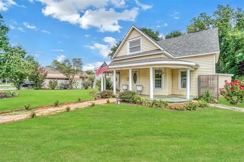 117 W 6th St, Cordell, OK, 73632-3419 | Card Image