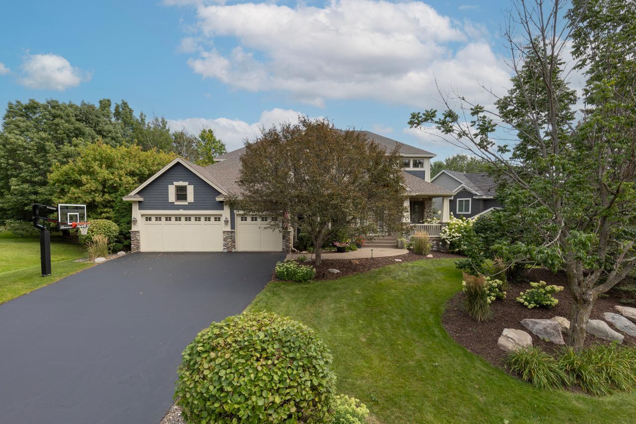Entrevaux Dr, Eden Prairie, MN 55347