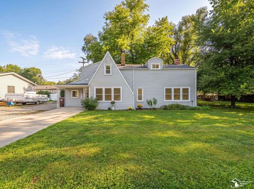 4615 Ives Dr, Newport, MI, 48166-9632 | Card Image