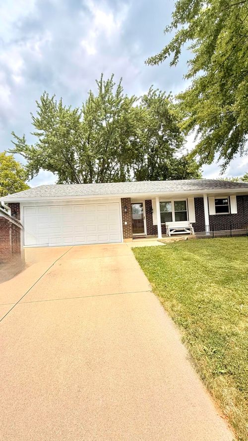 220 Lunar St, Sidney, OH, 45365-1534 | Card Image