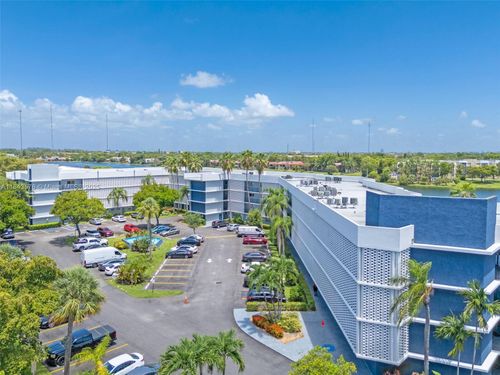 apt-402-871 Ne 195th St, Miami, FL, 33179-3442 | Card Image
