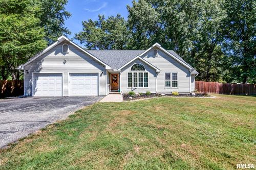 3415 Lincoln Trl, Taylorville, IL, 62568-7728 | Card Image