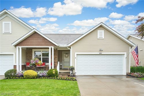 995 Bristol Dr, Akron, OH, 44312-6020 | Card Image