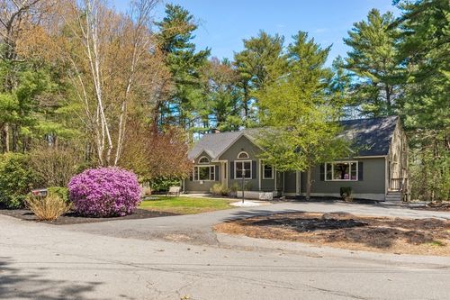39 Leonard St, Carver, MA, 02330-1139 | Card Image