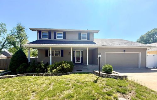 2214 Country Hills Rd, Salina, KS, 67401-8436 | Card Image