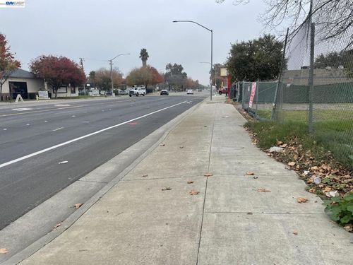 522 522 W Grant Line Rd, Tracy, CA, 95376 | Card Image