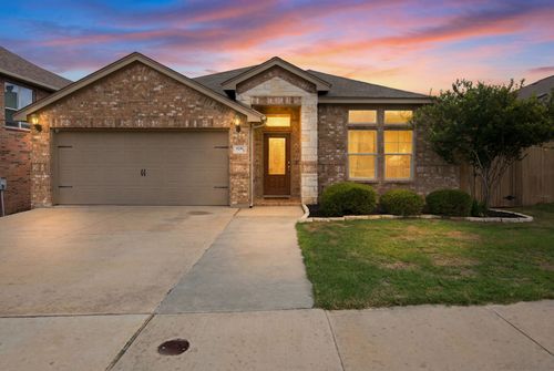 9236 Hunters Ct, White Settlement, TX, 76108-2000 | Card Image