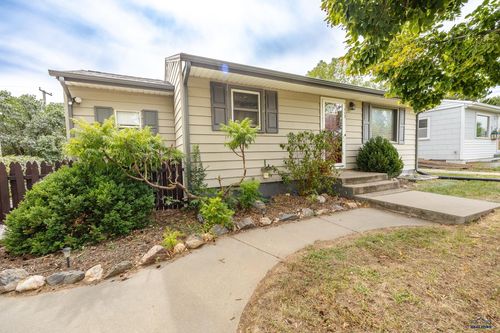 117 St Francis, Rapid City, SD, 57701 | Card Image