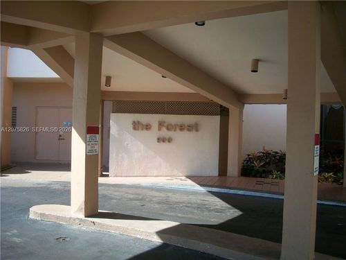 ph5-900 Saint Charles Pl, Pembroke Pines, FL, 33026-3363 | Card Image
