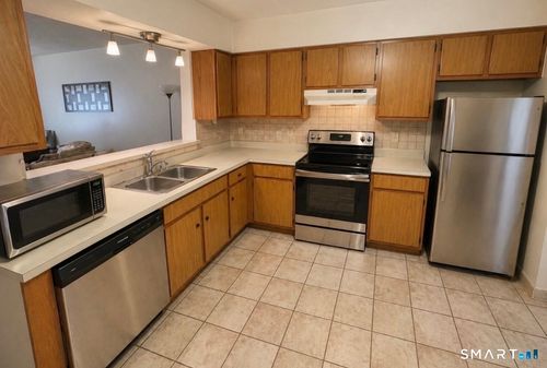 91-975 Meriden Road, Waterbury, CT, 06705 | Card Image