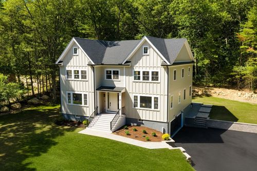 87 Lakeview St, Sharon, MA, 02067-2709 | Card Image