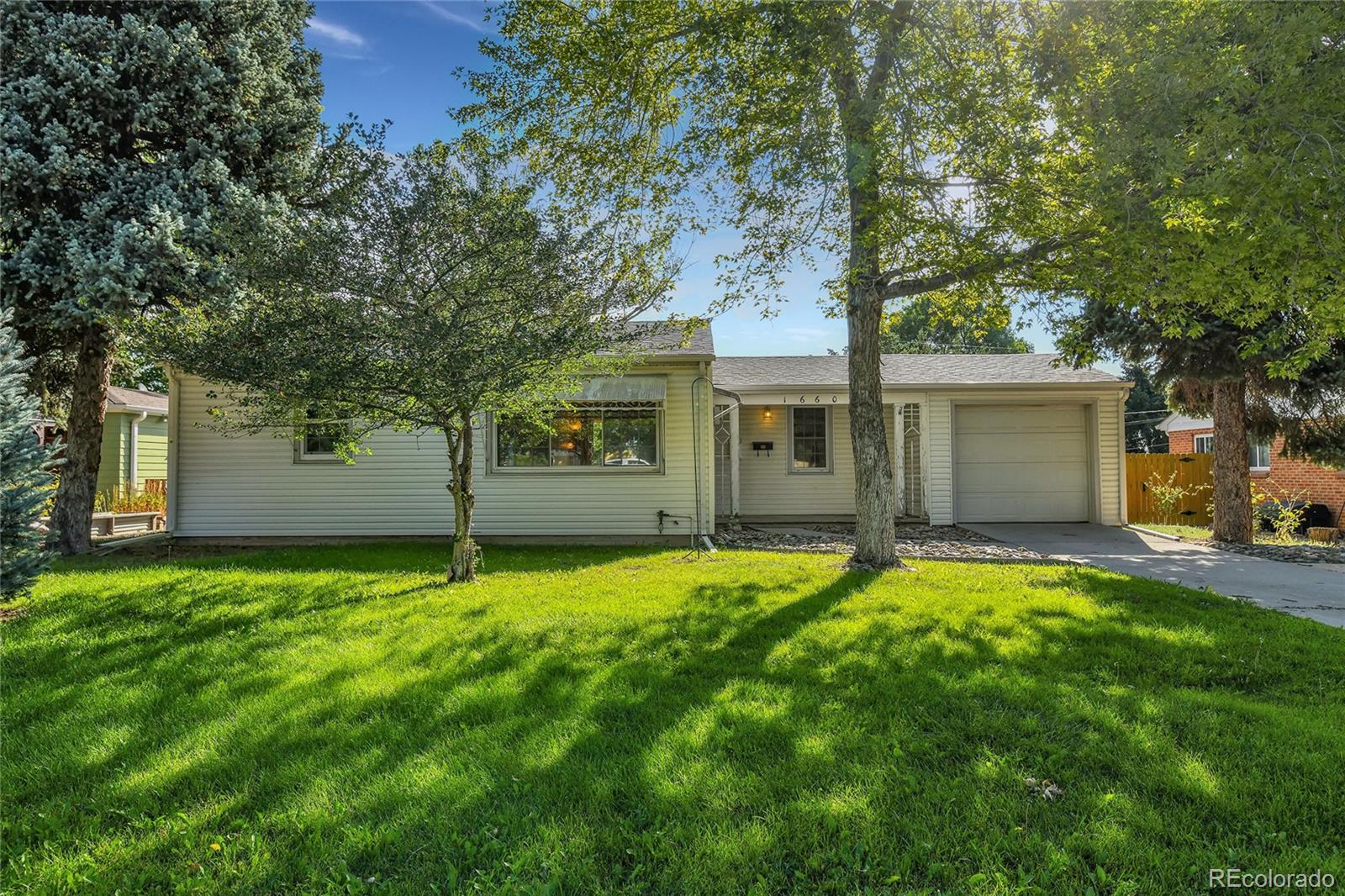 Quay St, Lakewood, CO 80214