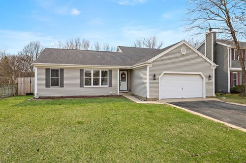 831 Chestnut Ct, Marengo, IL, 60152-3620 | Card Image