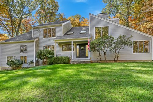 86 Shady Knoll Dr, Stamford, CT, 06903-1926 | Card Image