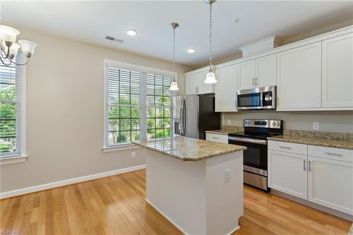 101 Carrington Ln, Yorktown, VA, 23692-3195 | Card Image