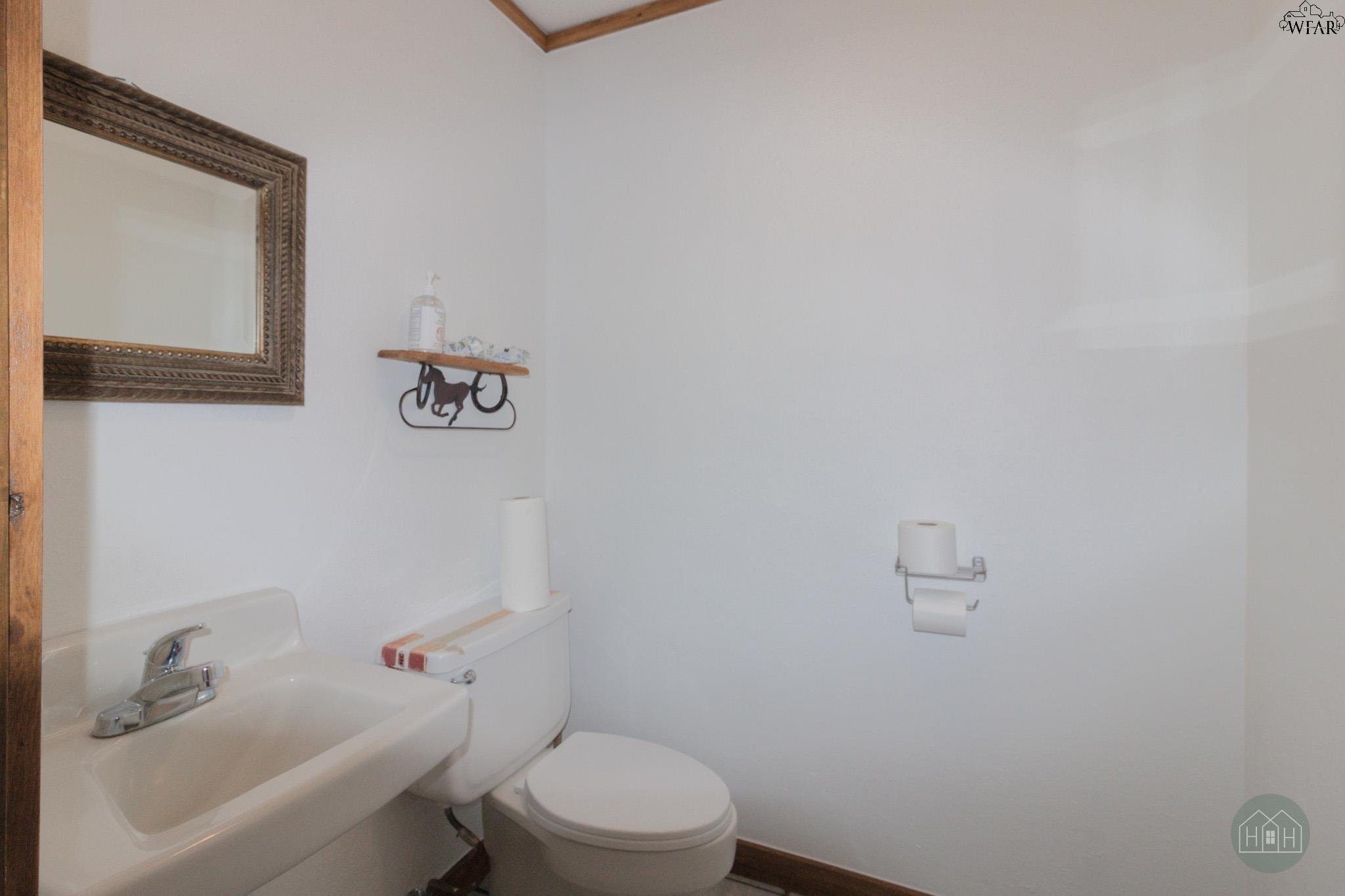 Commercial Sale in Vernon 4