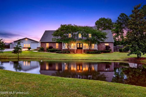 14228 Woodland Hills Dr, Biloxi, MS, 39532-7603 | Card Image