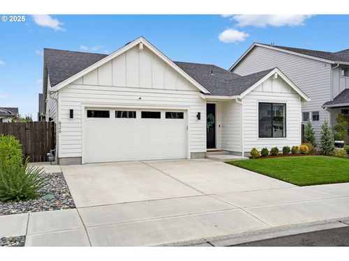 826 Se 37th St, Battle Ground, WA, 98604-3246 | Card Image