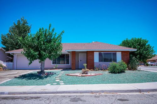 1100 W Westmont Ave, Hemet, CA, 92543-5875 | Card Image
