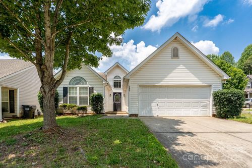 6857 Parkers Crossing Dr, Charlotte, NC, 28215-4383 | Card Image