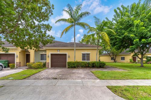 3327 Ne 11th Dr, Homestead, FL, 33033-5888 | Card Image