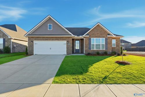 118 Cowdray Cir, Toney, AL, 35773-4000 | Card Image