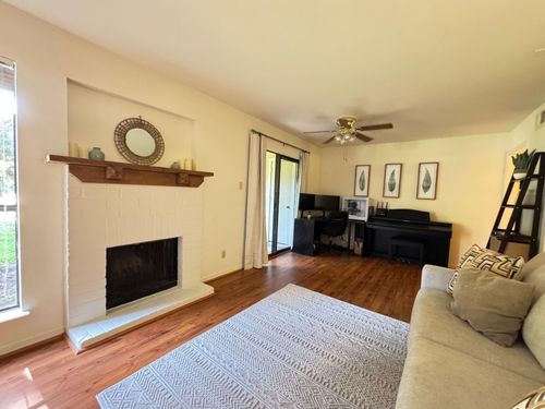 apt-7-3500 Tangle Brush Dr, The Woodlands, TX, 77381-2936 | Card Image
