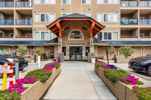 305-30 Discovery Ridge Lane Sw, Calgary, AB, T3H4Y3 | Card Image