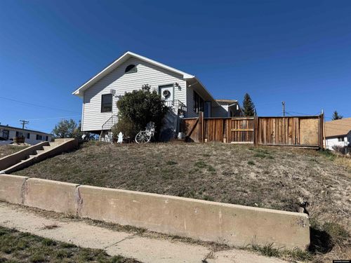 521 Pearl St, Kemmerer, WY, 83101 | Card Image