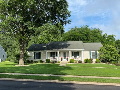 2236 University Dr, Charleston, IL, 61920-3837 | Card Image
