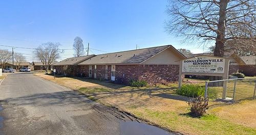 425 Memorial Dr, Donaldsonville, LA, 70346-4379 | Card Image