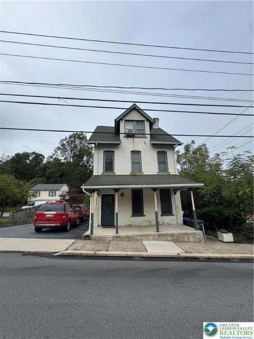 1559 Broadway, Fountain Hill, PA, 18015-3901 | Card Image