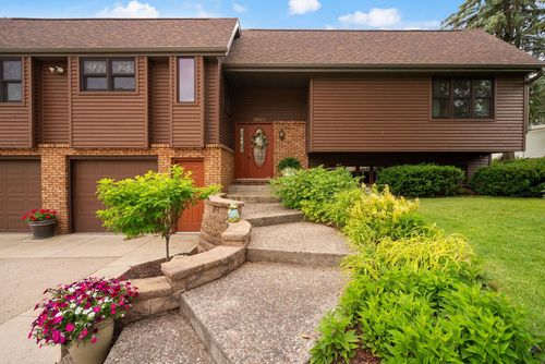 2022 27th St, MONROE, WI, 53566-3642 | Card Image