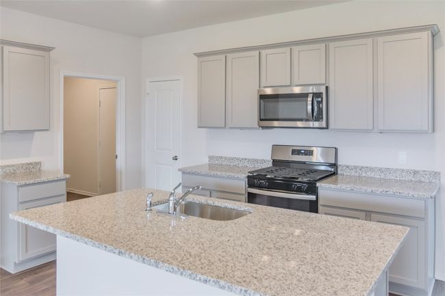 361 Sandringham Loop, House other with 4 bedrooms, 3 bathrooms and 2 parking in Uhland TX | Image 5