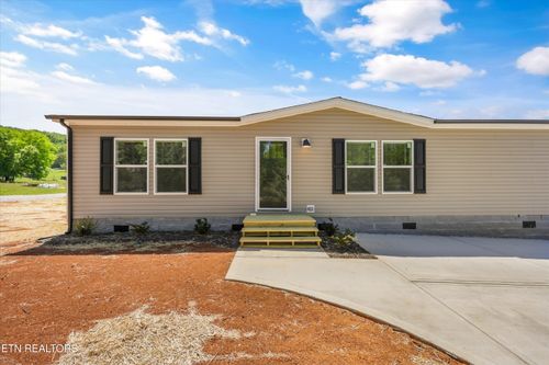 204 Edgewood Dr, Sweetwater, TN, 37874-6220 | Card Image