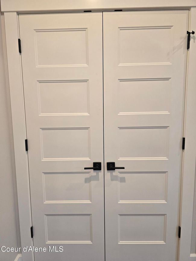Entry Coat Closet | Image 14