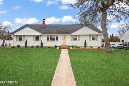 8 Arbor Way, OCEAN, NJ, 07712-3257 | Card Image