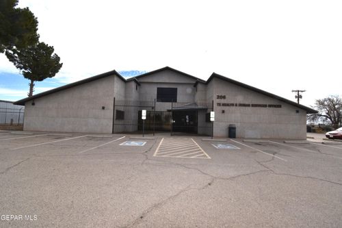 206 8th St Se, Fabens, TX, 79838 | Card Image